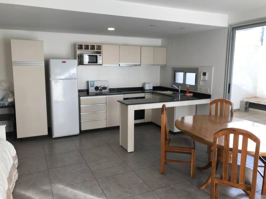 Depto Nuevo Con Cochera Y Patio En Mendoza *